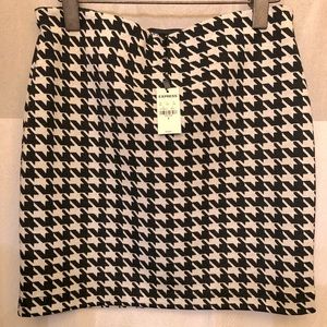 EXPRESS HOUNDSTOOTH MINI SKIRT!